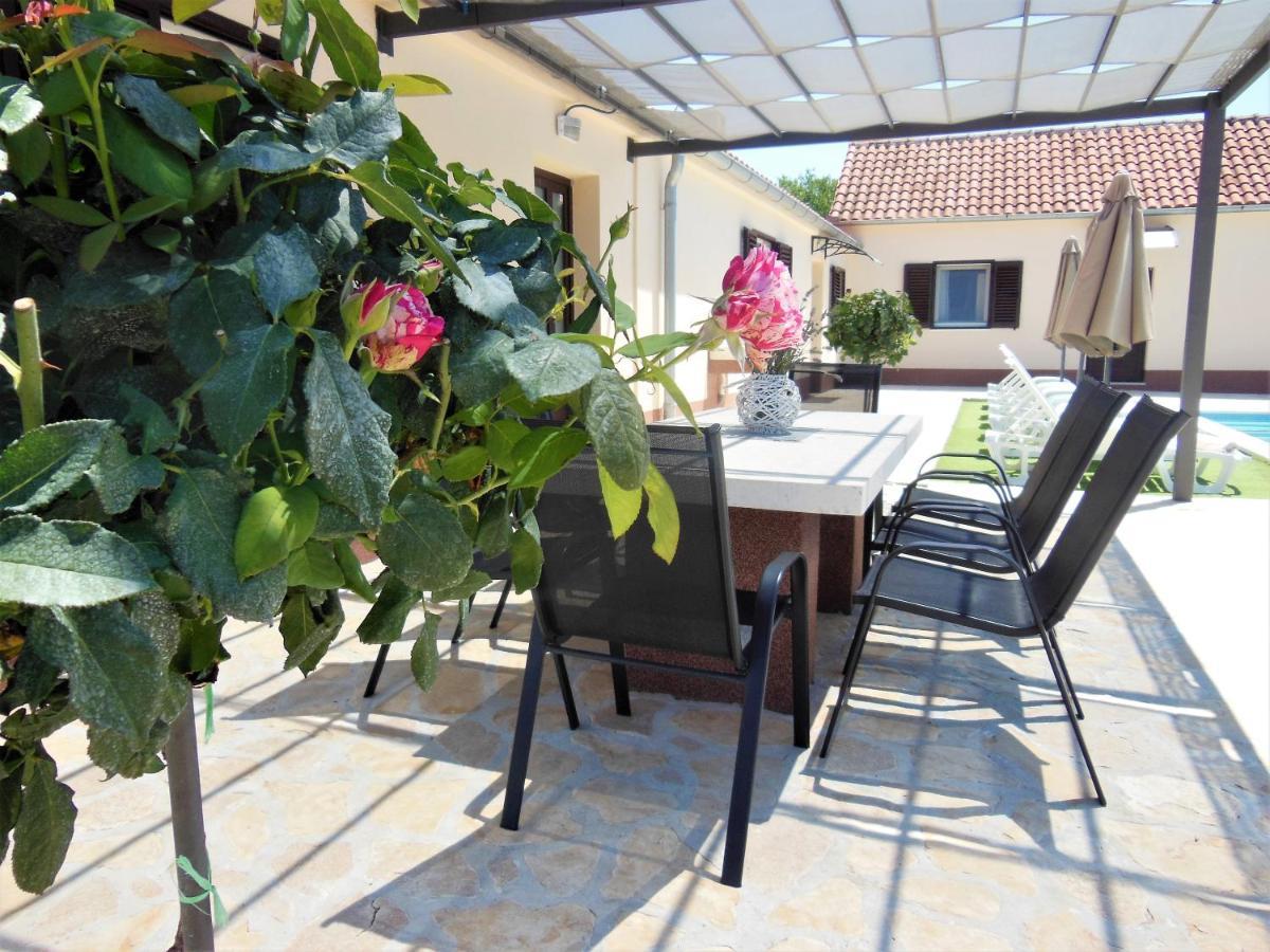 Holiday Home Tuta Polaca Εξωτερικό φωτογραφία